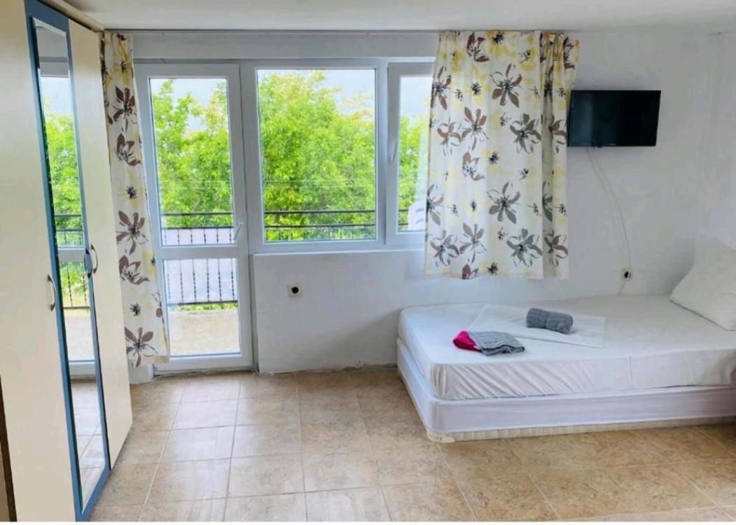 Krimski Guest House And Bungalows Byala  Esterno foto