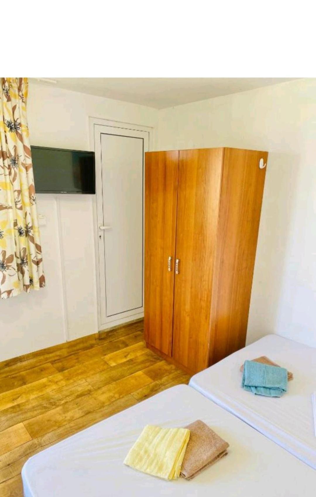 Krimski Guest House And Bungalows Byala  Esterno foto
